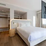 Hotel Hi - Lakeview Pool