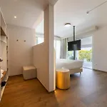 Hi - Lakeview Pool 3*