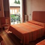 Hi - Lakeview Pool Hotel Sirmione