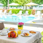 Hi - Lakeview Pool Hotel Sirmione