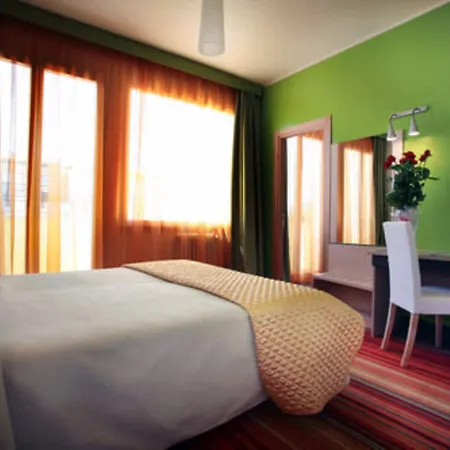 Hi - Lakeview Pool 3* Sirmione
