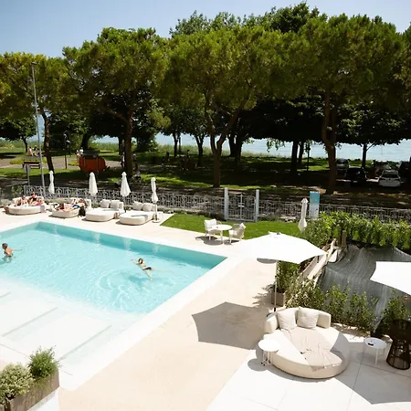 Hi - Lakeview Pool Hotel Sirmione