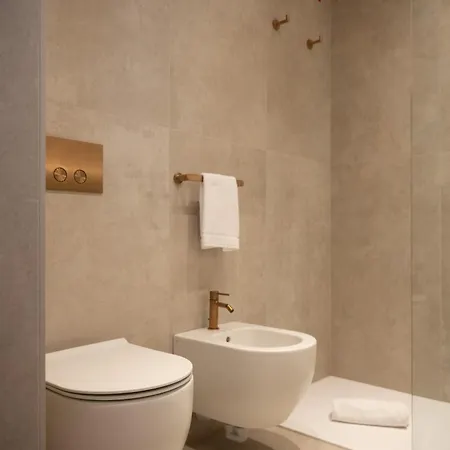 Hi - Lakeview Pool Hotel Sirmione