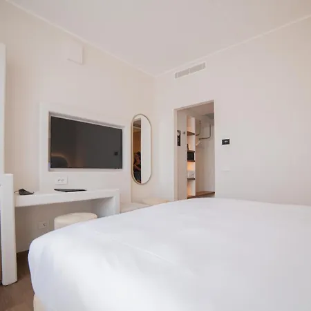 Hi - Lakeview Pool 3* Sirmione