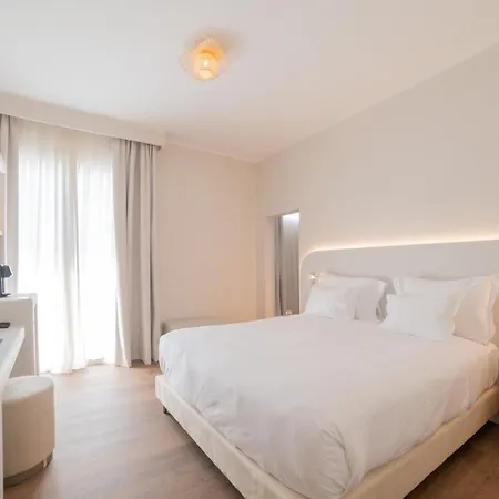 Hi - Lakeview Pool Hotel Sirmione