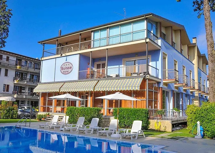 Hi - Lakeview Pool 酒店